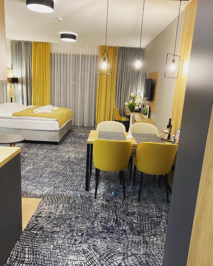 Luxapartmanbesenova Hotel Akvamarin المظهر الخارجي الصورة